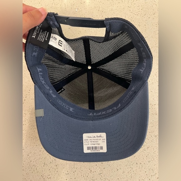 Travis Mathew Golf Hat Cap FlexFit Tech 110 Cruz Trucker Mesh Indigo Blue Mens - Picture 2 of 2